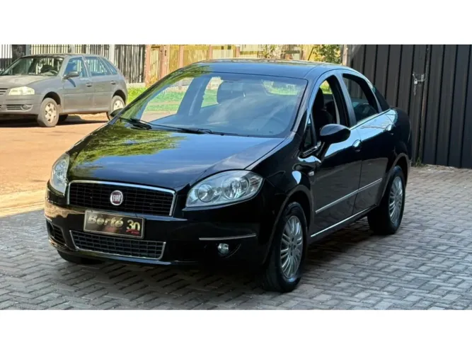 Fiat Linea Essence 1.8 Flex 16V 4P 2013