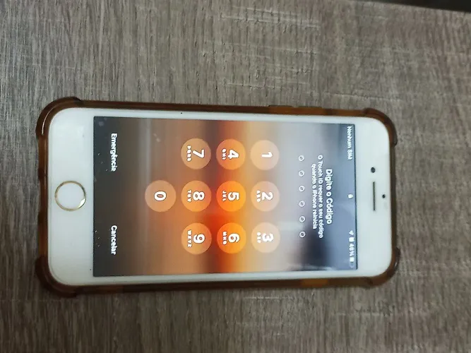 iPhone 7 Dourado, funcionando perfeitamente