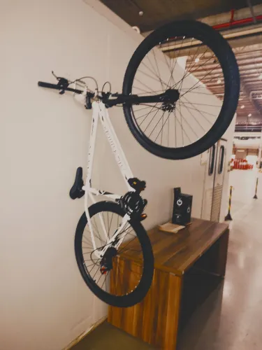 Bicicleta aro 29 Alfameq branca e preta nova na caixa - 24 marchas.