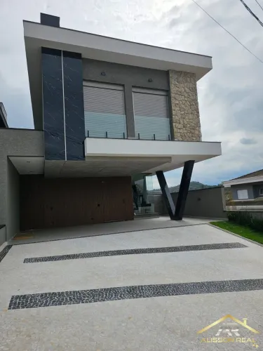 Excelente Casa Nova no Condomínio New Ville - Santana de Parnaíba-SP.