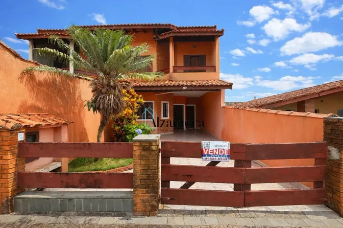 Sobrado Espaçoso | 4 Quartos | Piscina + Churrasqueira | 400M da Praia Itanhaém/Sp