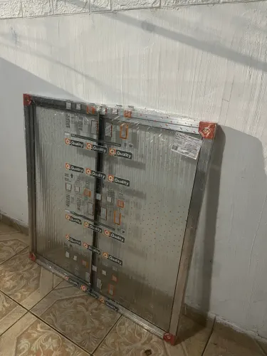 Janela 1X1M nova na embalagem, leia a descricao