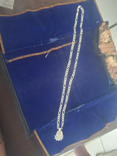 Vende-se cordão de prata