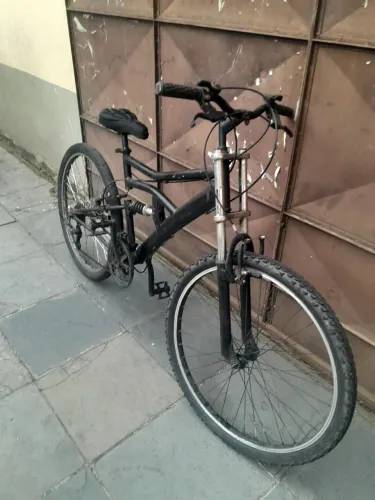 Bicicleta aro 26 com marchas