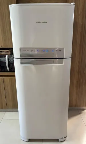 Geladeira Eletrolux Frost Free 402 Litros 220V