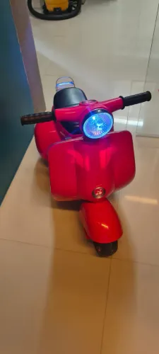 Vende-se moto elétrica infantil 