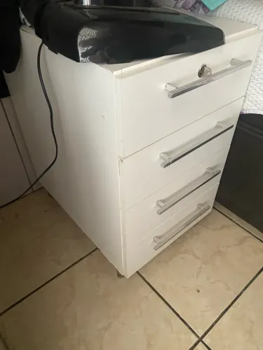 Gaveteiro branco