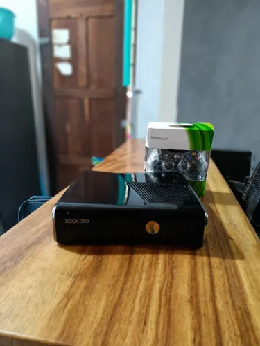 ? Xbox 360 - Impecável, Completo e Pronto para Jogar