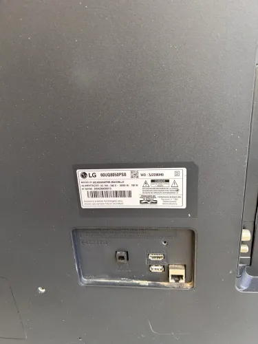 TV LCD LG 60 polegadas com tela quebrada para retirada de placa.