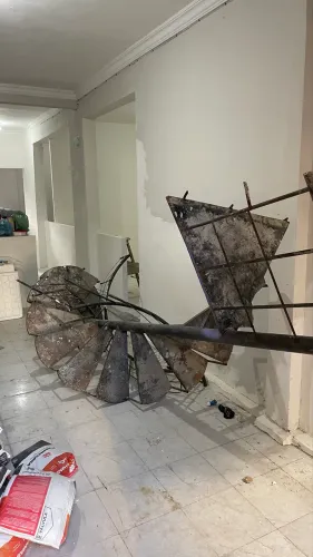 Escada metálica caracol