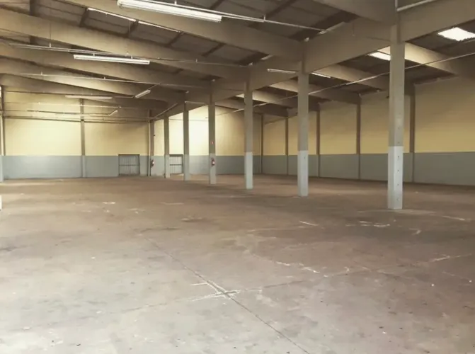 Galpão 1.000m2 em Condominio