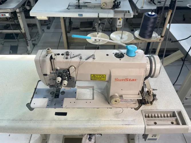 Máquina de costura Alternada SunStar - Muito conservada