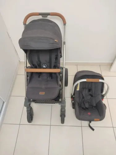 Carrinho de bebê e bebê conforto Litet Rover