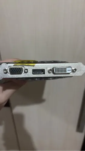 Placa de vídeo da PCYes AMD R5 2GB