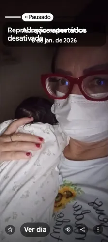 Cuidadora de idosos e crianças.