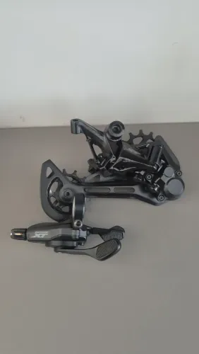 Câmbio Shimano XT e passador Shimano XT 12V
