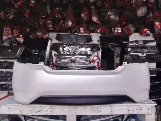 Para-choque traseiro Nissan Versa 2016/2019