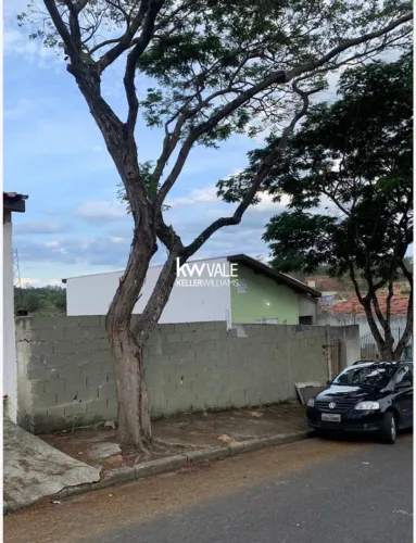 OPORTUNIDADE DE TERRENO GRANDE NO PARQUE INTERLAGOS.
