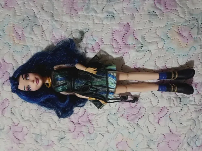 BONECA DESCENDENTES RESERVADA 