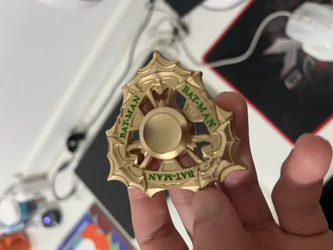 fidget spinner temático do Batman feito de liga metálica