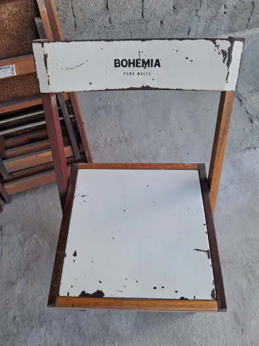 Cadeiras de madeiras com metal