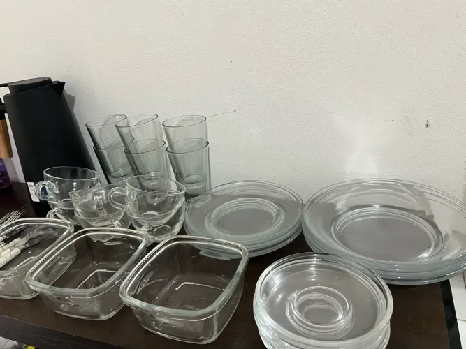 Vendo louças transparentes