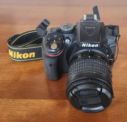 Câmera Nikon D5300 Completa + 96GB + Acessórios - 62.080 clicks (Mais Barata da OLX)