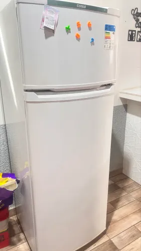 Geladeira bem conservada 