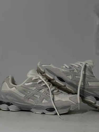 Tênis Asics GEL NYC 