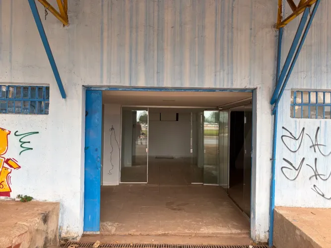 Loja 100m2 local privilegiado na Samambaia Norte