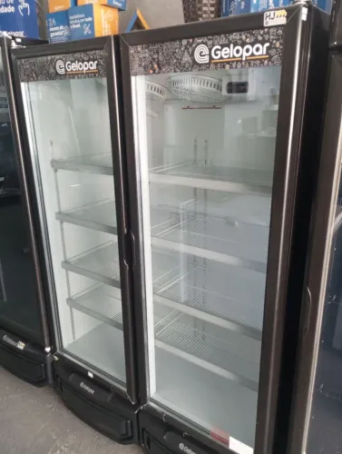 NZ. Expositor refrigerado 2 portas de vidro 950L GELOPAR 