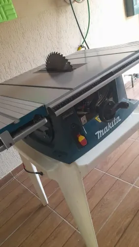 Serra bancada sircular makita nova sem uso comprei para montar uma marcenaria