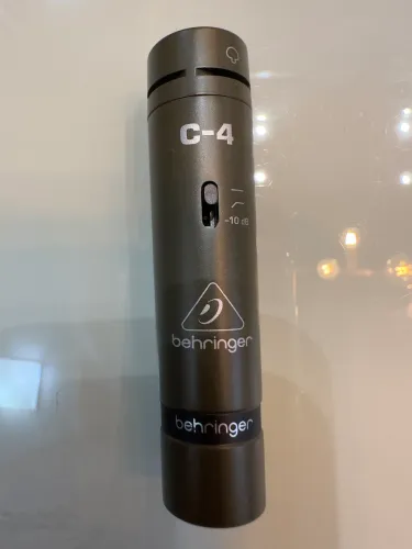 Microfone Condensador de diafragma Behringer C4