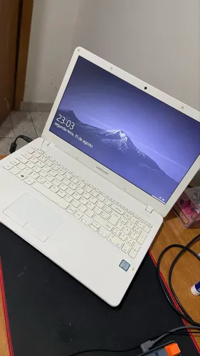 Notebook Samsung Essentials E34
