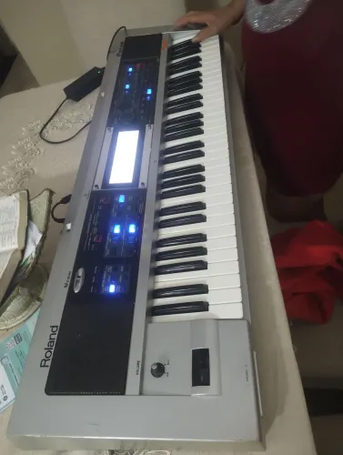 vendo teclado de marca Roland