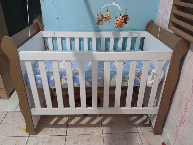 Vende-se berço seminovo 