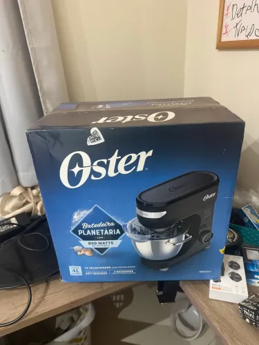 Batedeira planetária Oster