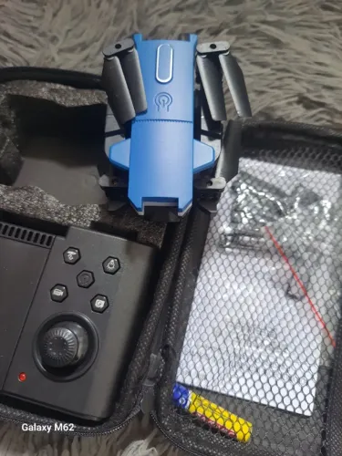 Mini Drone Dobrável com Controle - Azul - Com Case e Hélices Reserva - Usado