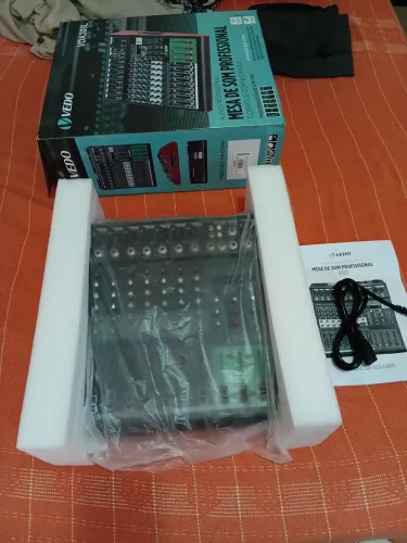 Mesa de som amplificada 