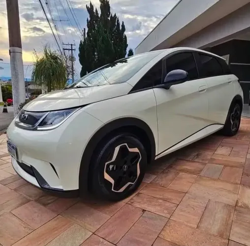 BYD Dolphin EV (Elétrico) 2026