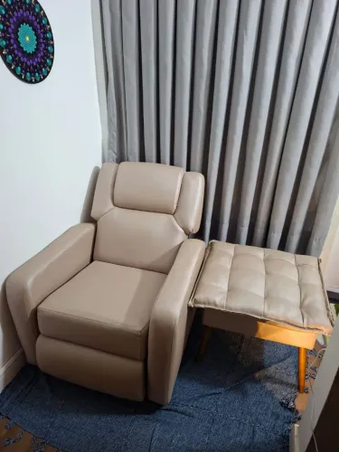 Poltrona reclinavel com puff