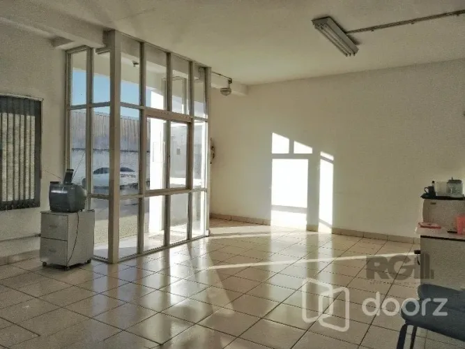 Pavilhão em Anchieta com 615 m² .