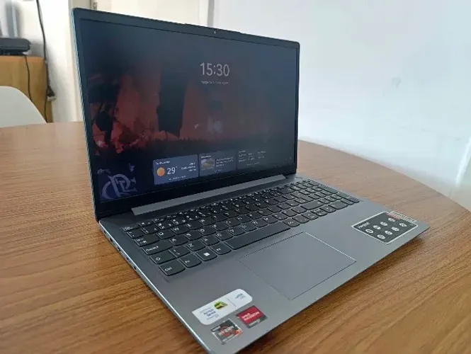 Notebook Lenovo Ryzen 7 5700U 12GB SSD 512GB NVMe - Novíssimo