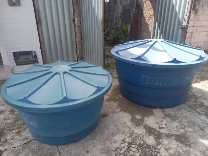 Caixa de agua 1000 litros e 500 litros