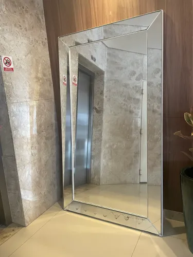 Vendo espelho com moldura