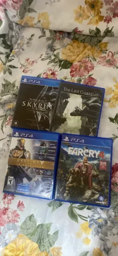     4 Jogos de PS4 Originais em Ótimo Estado