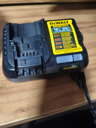  CARREGADOR DEWALT DCB1104 