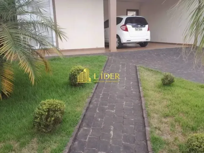 Casa à venda, 3 quartos, 1 suíte, 4 vagas, Brasil - Uberlândia/MG