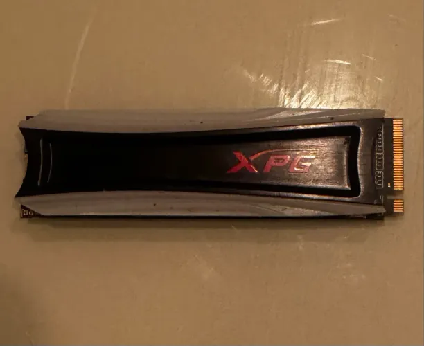     SSD XPG Spectrix S40G RGB 2TB NVMe M.2 - Usado