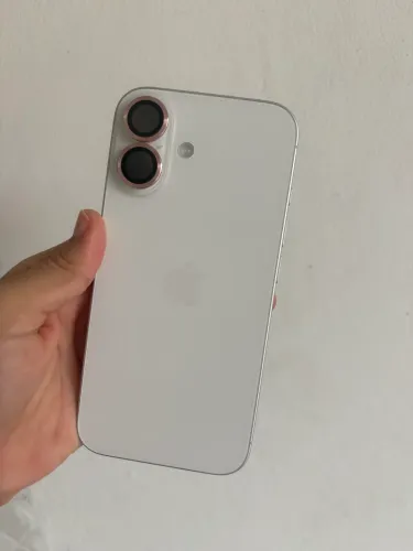 iPhone 16
